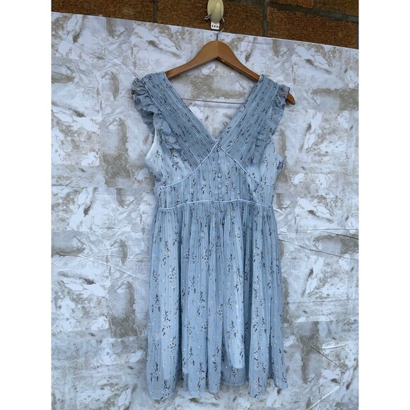 AVANTLOOK V-Neck Floral Printed Button
Front Dress size small - Picture 5 of 12